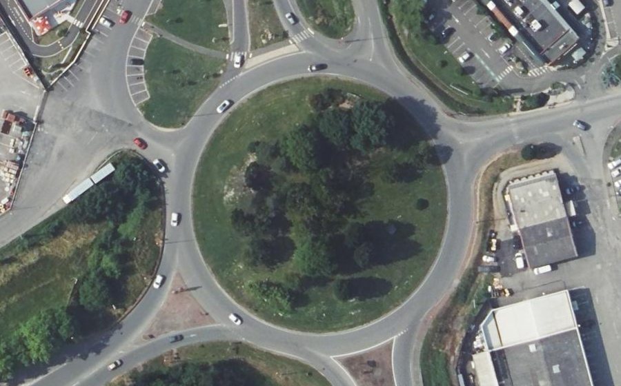 Vue aérienne du Rond-point anonyme n°41725020