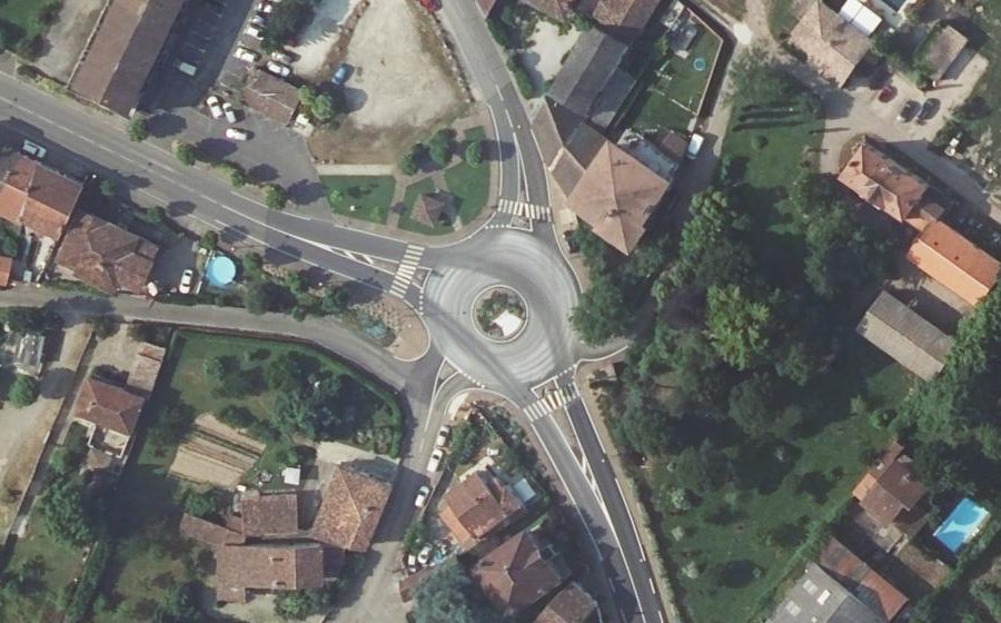 Vue aérienne du Rond-point anonyme n°41731630