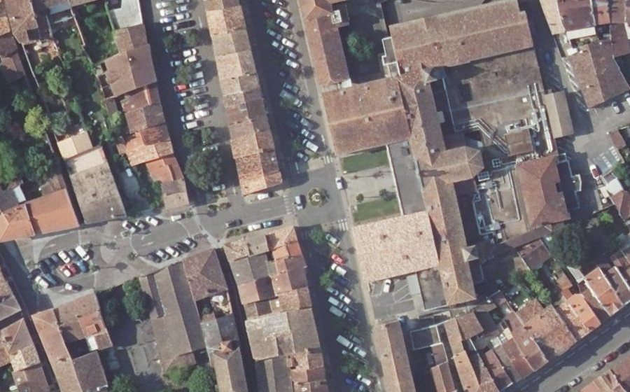 Vue aérienne du Rond-point anonyme n°41732556