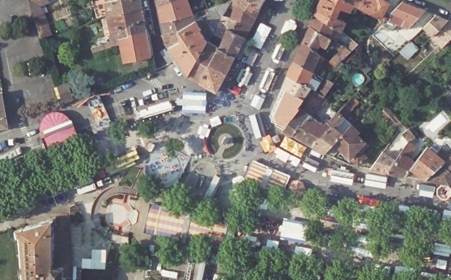 Vue aérienne du Rond-point anonyme n°41733248