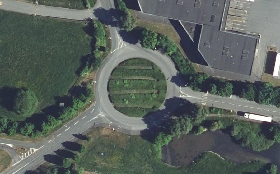 Vue aérienne du Rond-point anonyme n°41733510
