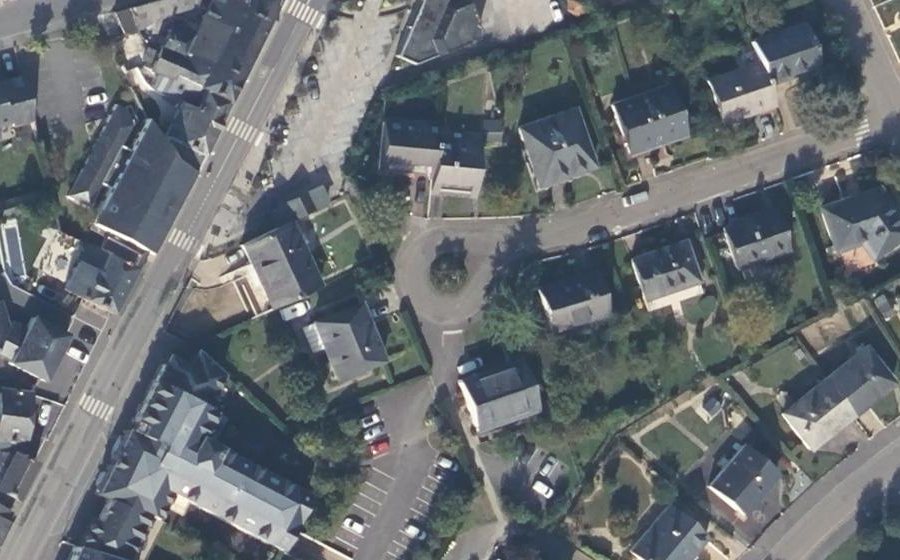 Vue aérienne du Rond-point anonyme n°41744995
