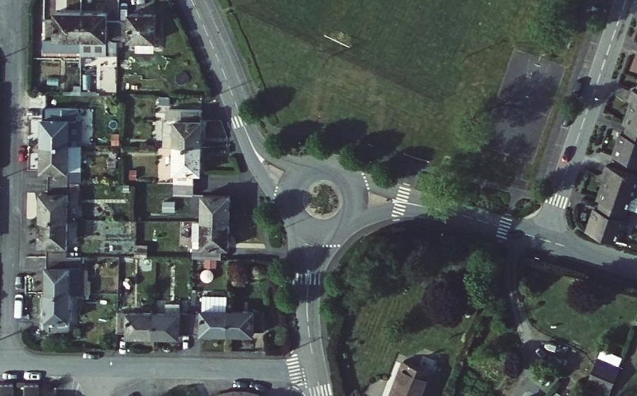 Vue aérienne du Rond-point anonyme n°41777376