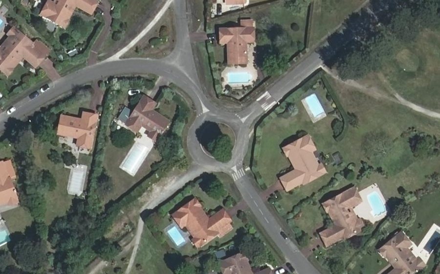 Vue aérienne du Rond-point anonyme n°417975100