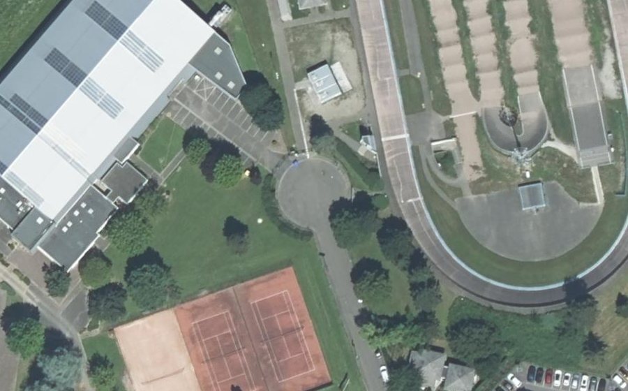 Vue aérienne du Rond-point anonyme n°41834276