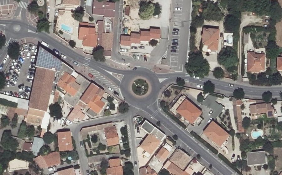 Vue aérienne du Rond-point anonyme n°41849110