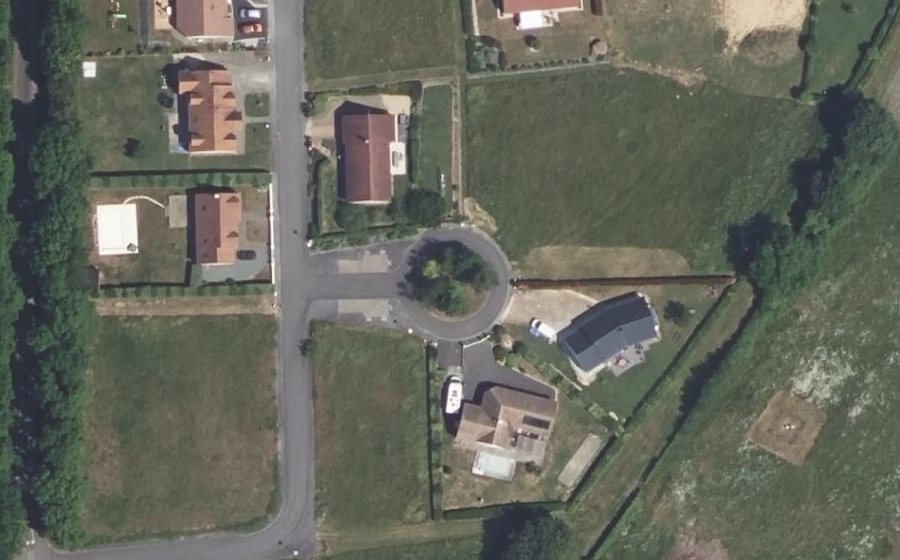 Vue aérienne du Rond-point anonyme n°41867706