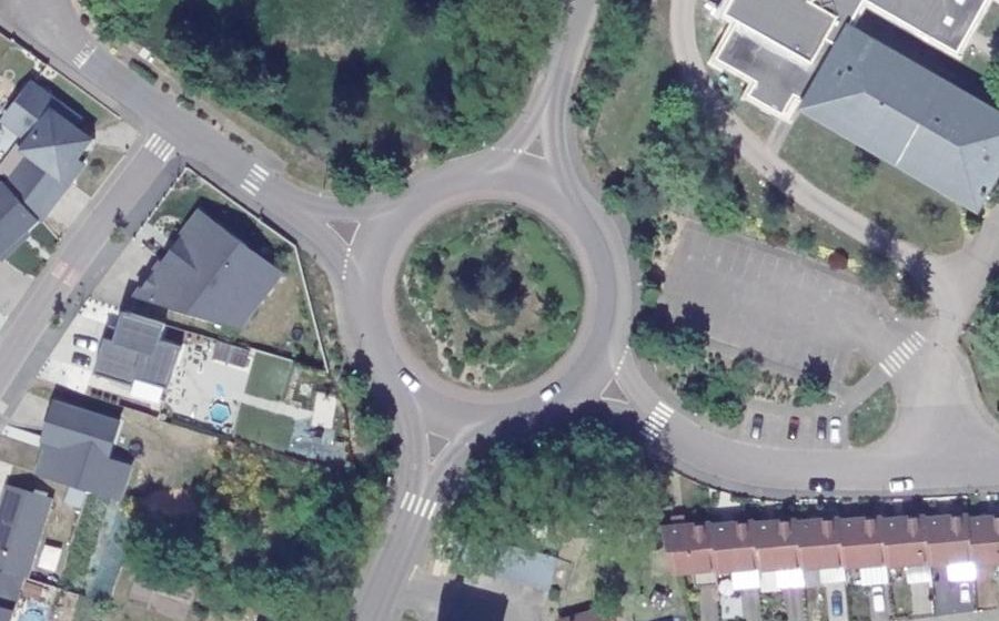 Vue aérienne du Rond-point anonyme n°41906506
