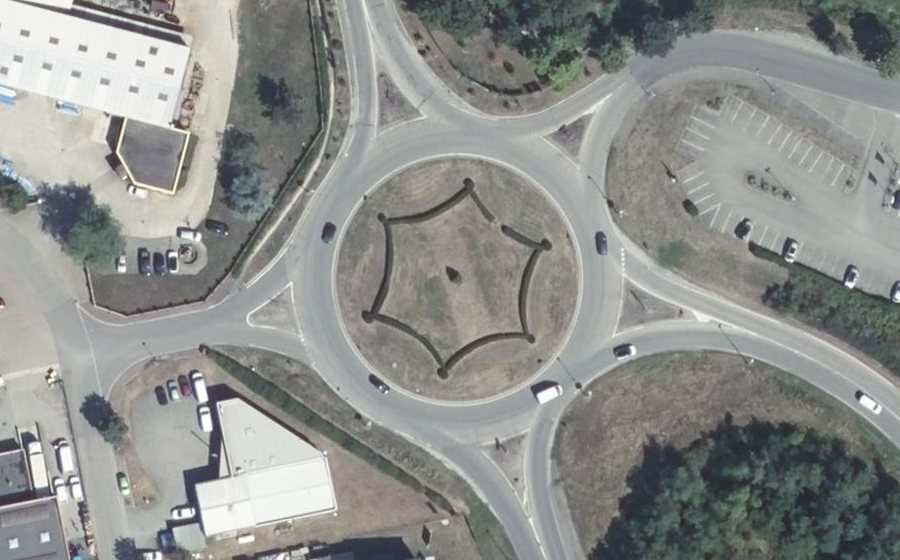 Vue aérienne du Rond-point anonyme n°41913547