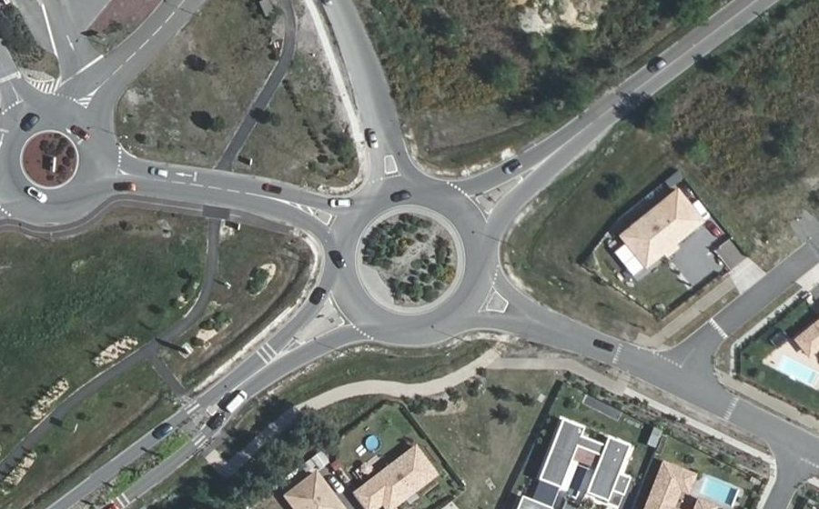 Vue aérienne du Rond-point anonyme n°419482129