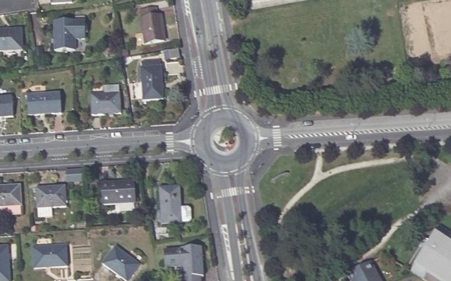 Vue aérienne du Rond-point anonyme n°419502378