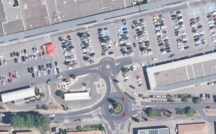 Vue aérienne du Rond-point anonyme n°419915120