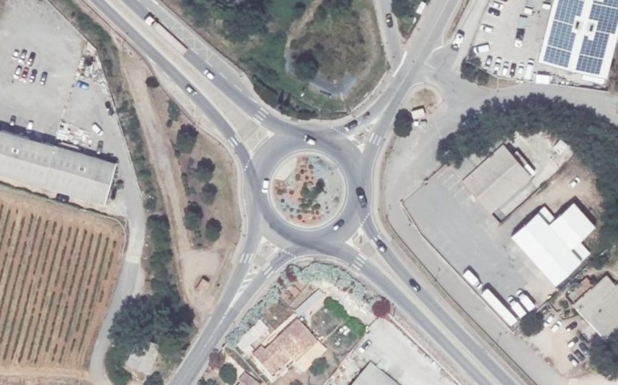 Vue aérienne du Rond-point anonyme n°42003000