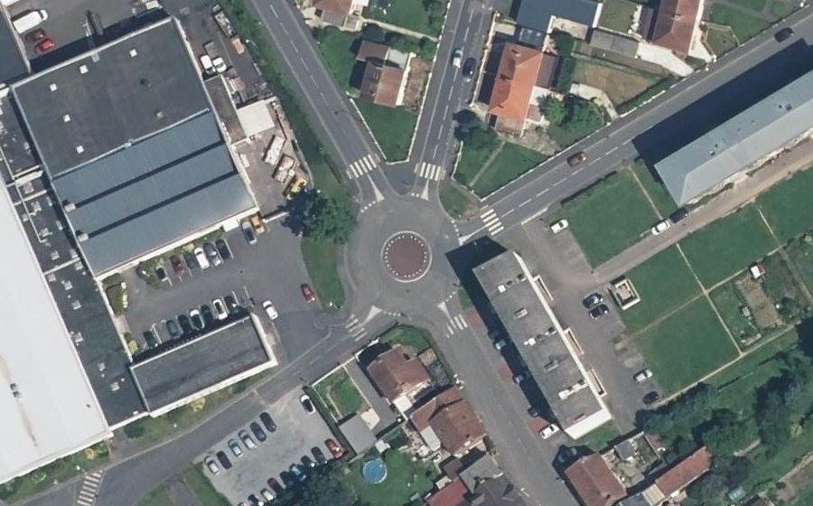 Vue aérienne du Rond-point anonyme n°420060612