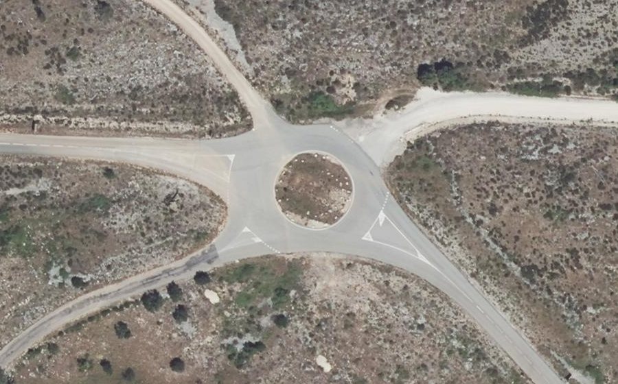 Vue aérienne du Rond-point anonyme n°420214422