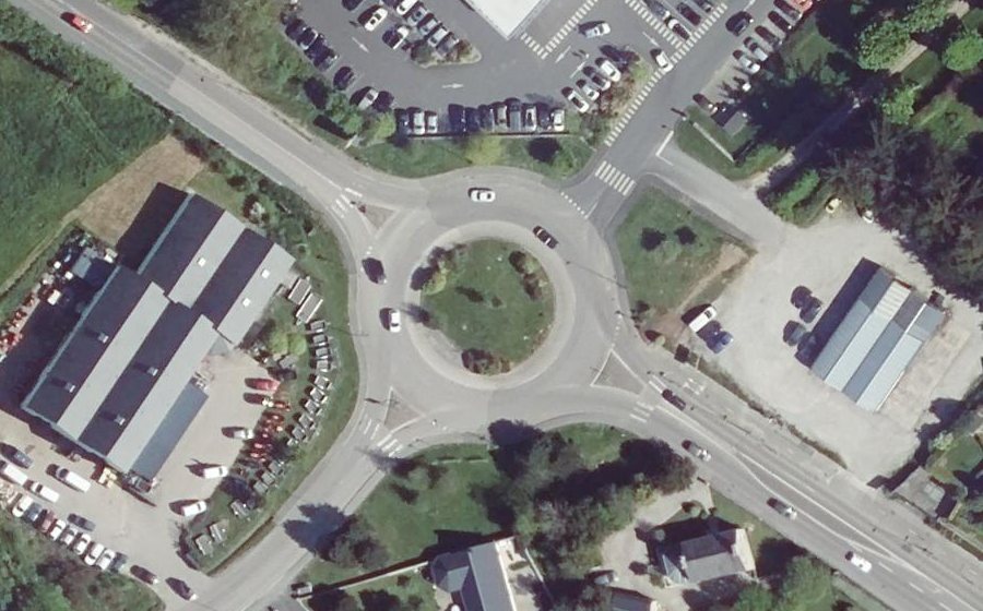 Vue aérienne du Rond-point anonyme n°42037442
