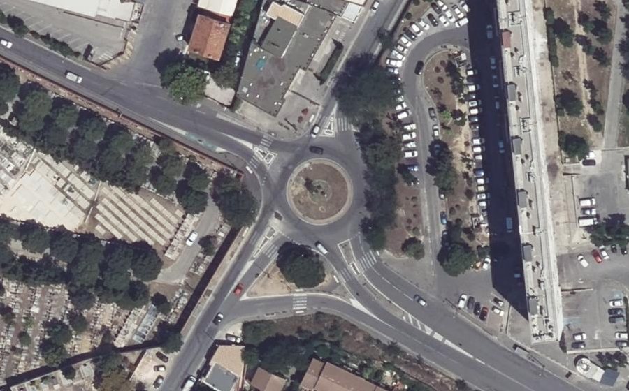 Vue aérienne du Rond-point anonyme n°42047327