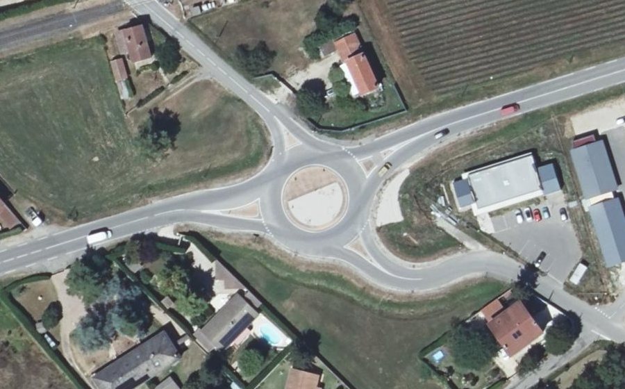 Vue aérienne du Rond-point anonyme n°420621996