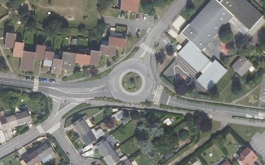 Vue aérienne du Rond-point anonyme n°42071817