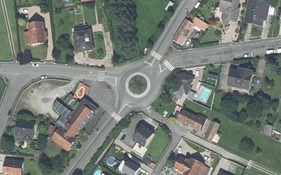 Vue aérienne du Rond-point anonyme n°42107217