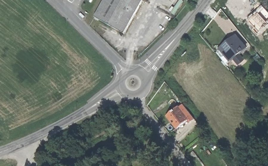 Vue aérienne du Rond-point anonyme n°42107218
