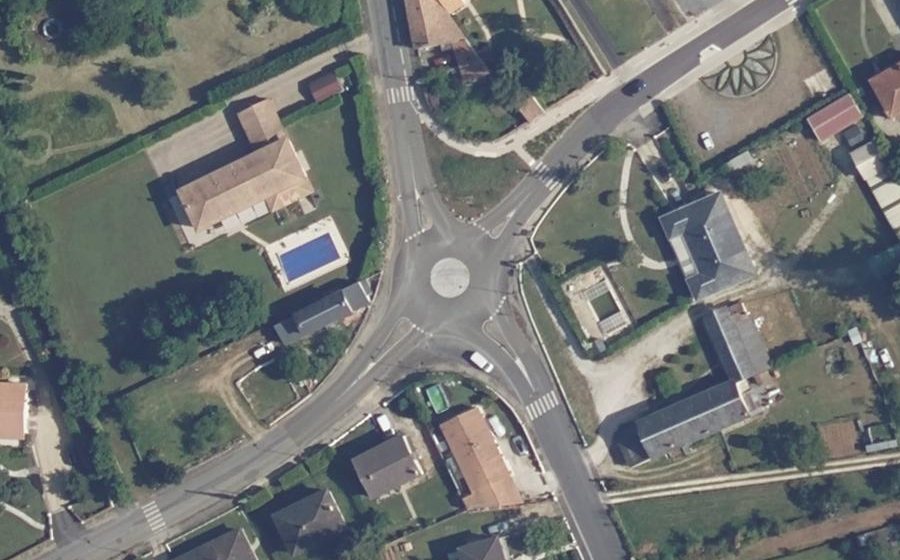 Vue aérienne du Rond-point anonyme n°421152347