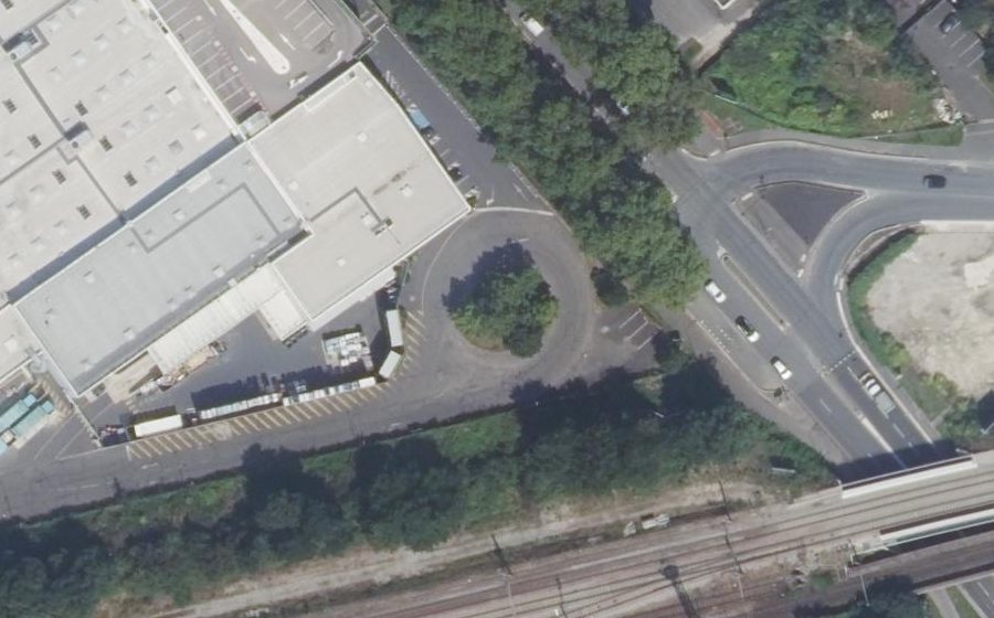Vue aérienne du Rond-point anonyme n°421352330