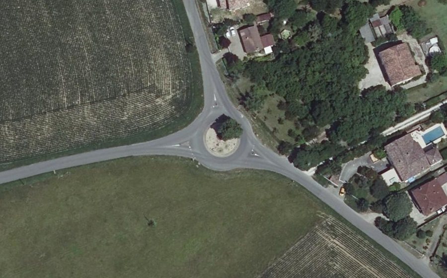 Vue aérienne du Rond-point anonyme n°42155925