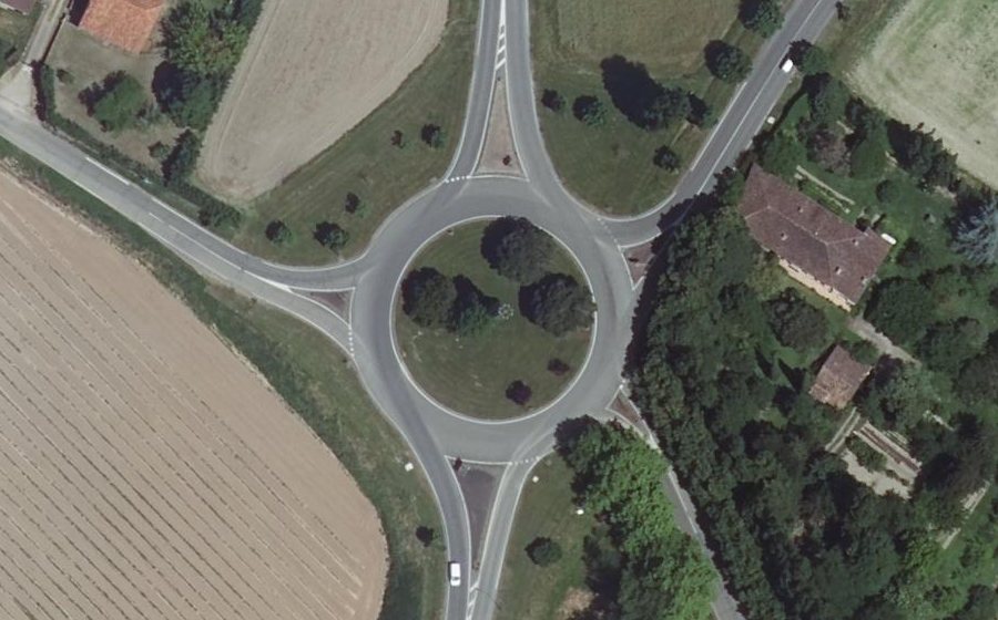 Vue aérienne du Rond-point anonyme n°42155938