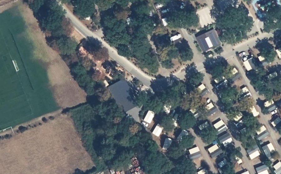 Vue aérienne du Rond-point anonyme n°421852667