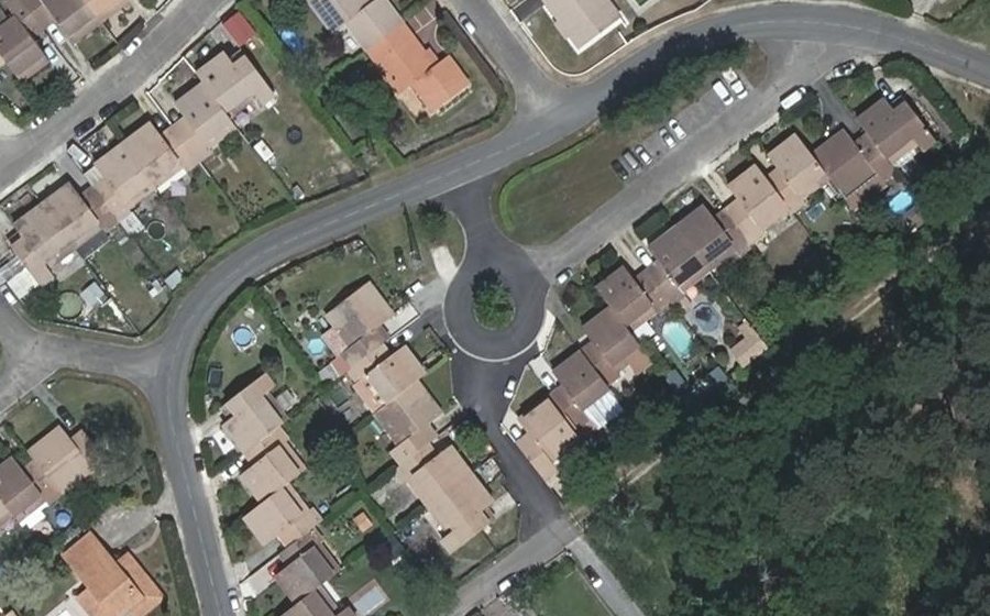 Vue aérienne du Rond-point anonyme n°422156416