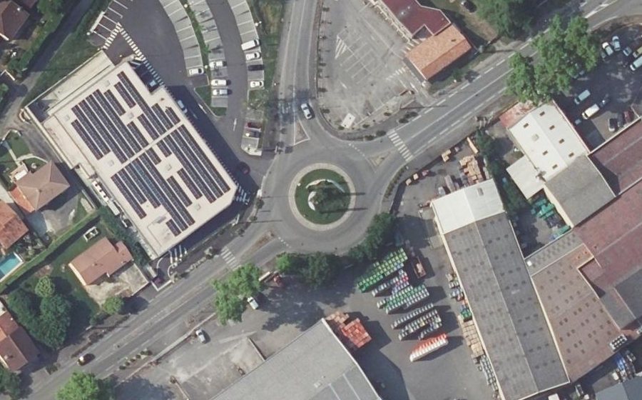 Vue aérienne du Rond-point anonyme n°42218090