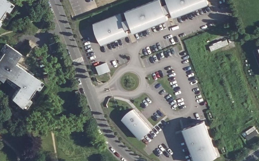 Vue aérienne du Rond-point anonyme n°422630302