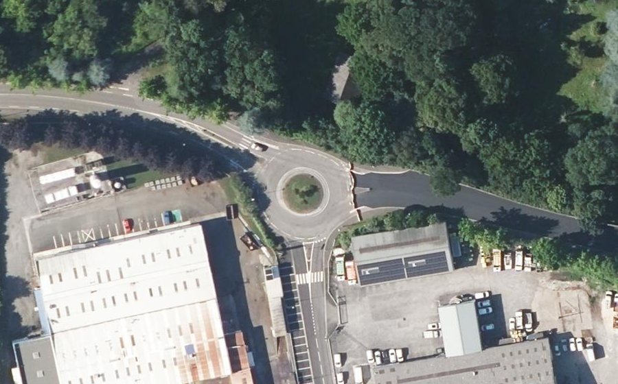 Vue aérienne du Rond-point anonyme n°42275391