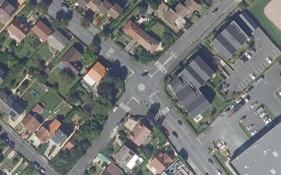 Vue aérienne du Rond-point anonyme n°42296336