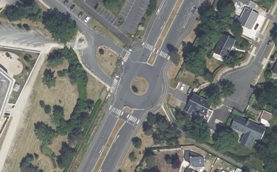 Vue aérienne du Rond-point anonyme n°423013425