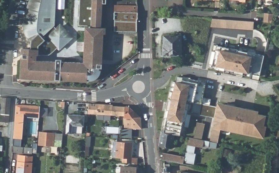 Vue aérienne du Rond-point anonyme n°42305805