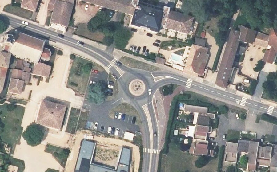 Vue aérienne du Rond-point anonyme n°42314245