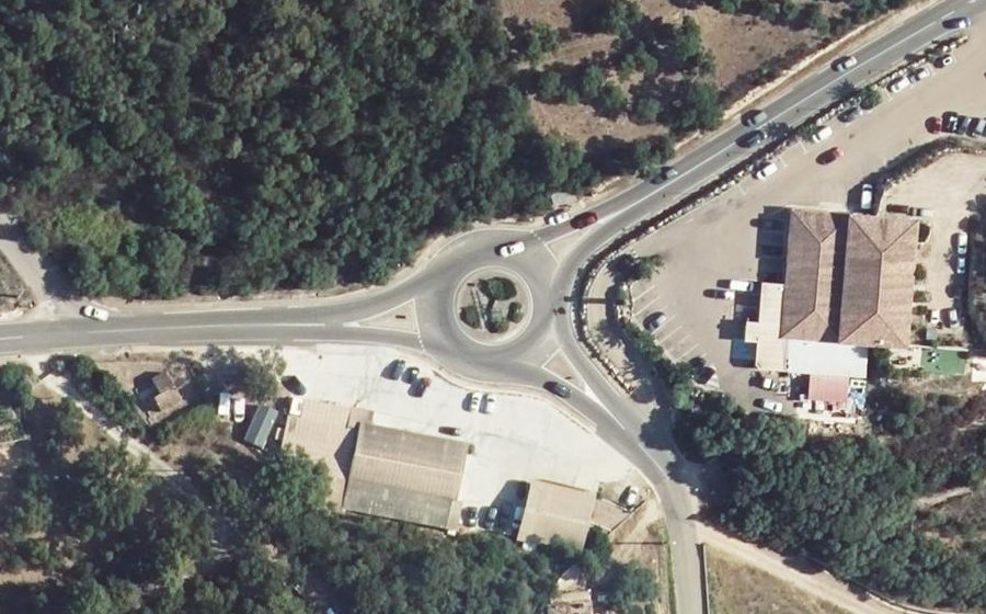 Vue aérienne du Rond-point anonyme n°42321768