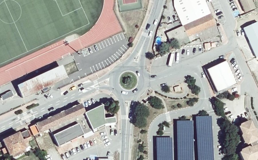Vue aérienne du Rond-point anonyme n°42322664