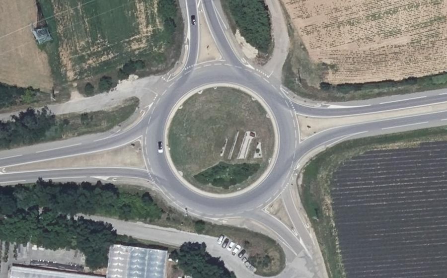 Vue aérienne du Rond-point anonyme n°4233588