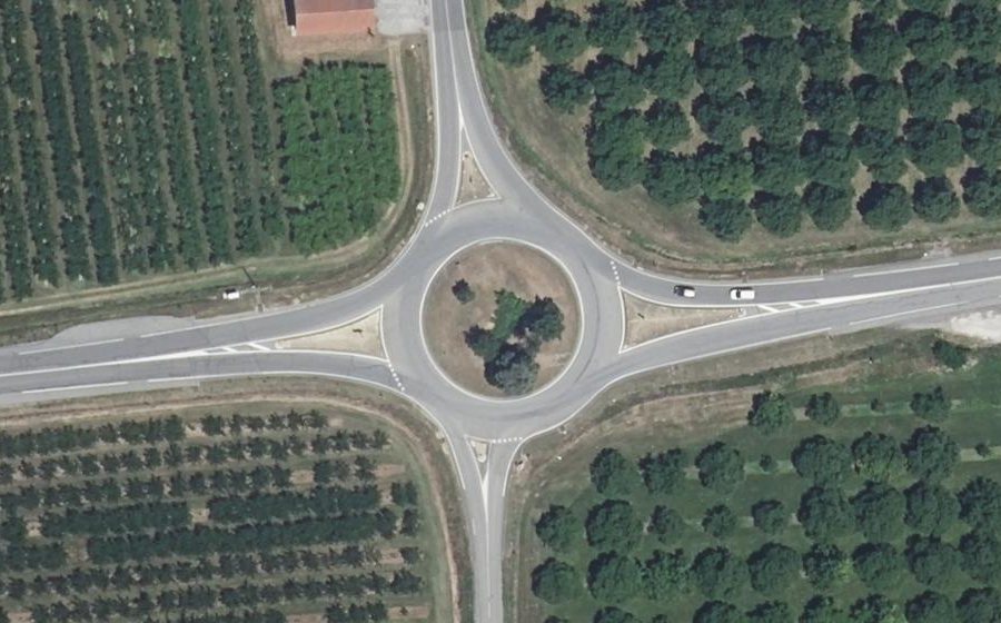 Vue aérienne du Rond-point anonyme n°4233625