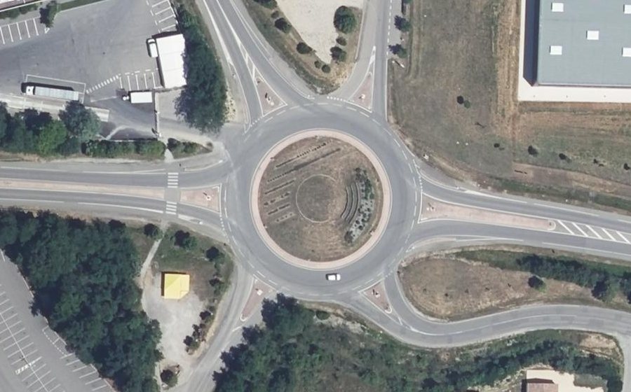 Vue aérienne du Rond-point anonyme n°4234242