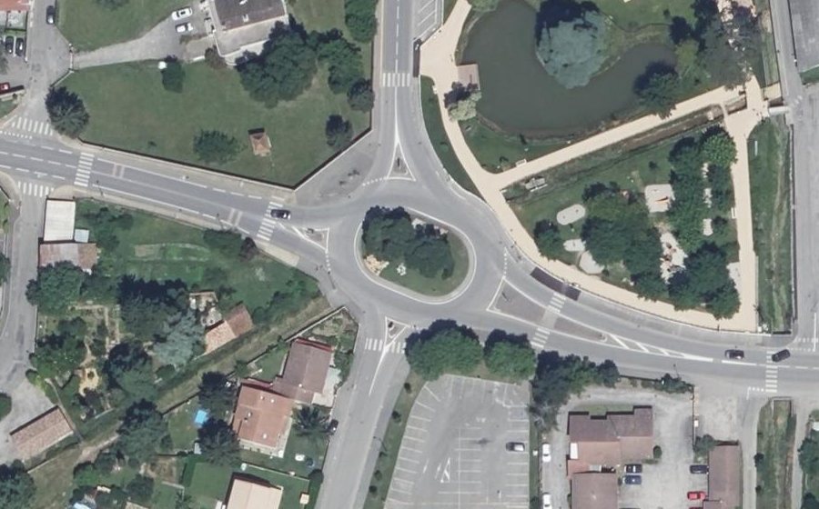 Vue aérienne du Rond-point anonyme n°4236384