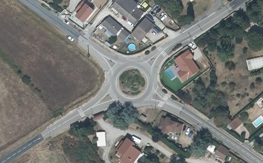 Vue aérienne du Rond-point anonyme n°42367803