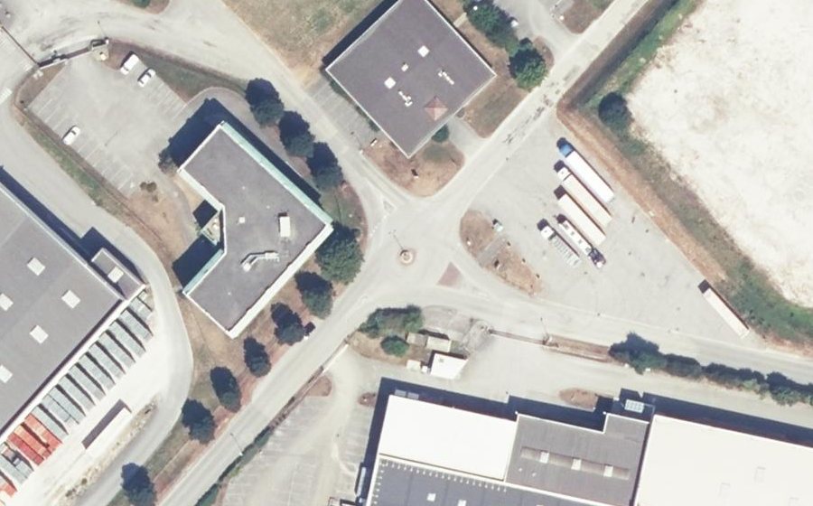Vue aérienne du Rond-point anonyme n°42369258