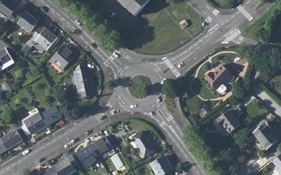 Vue aérienne du Rond-point anonyme n°42379634