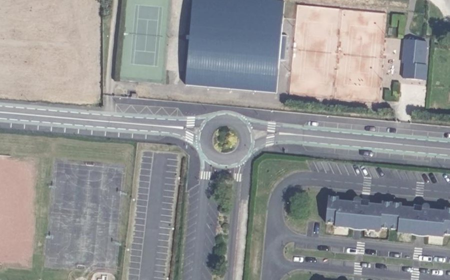 Vue aérienne du Rond-point anonyme n°42417806