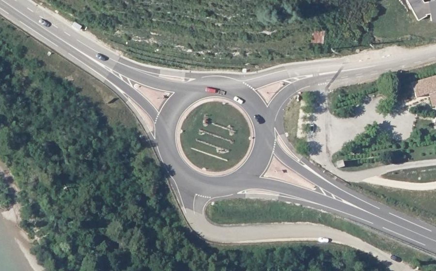Vue aérienne du Rond-point anonyme n°4241856