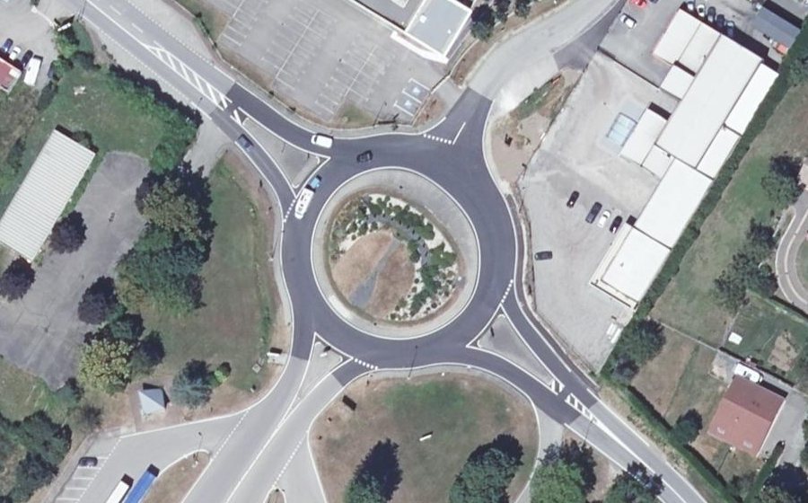 Vue aérienne du Rond-point anonyme n°4241973